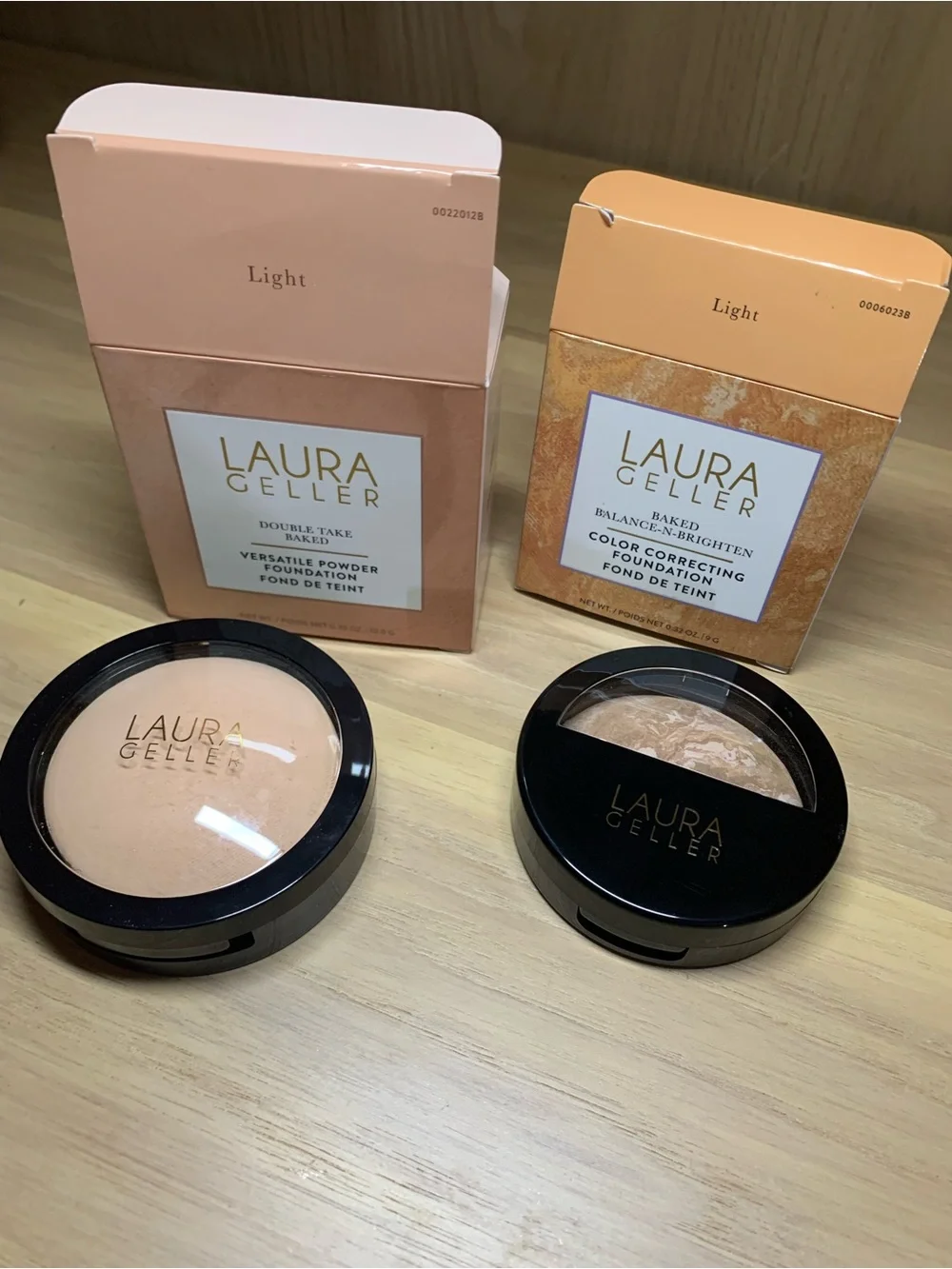 Laura Geller Light Powder & Color-Correcting Baked Foundation Duo - Beige/Peach